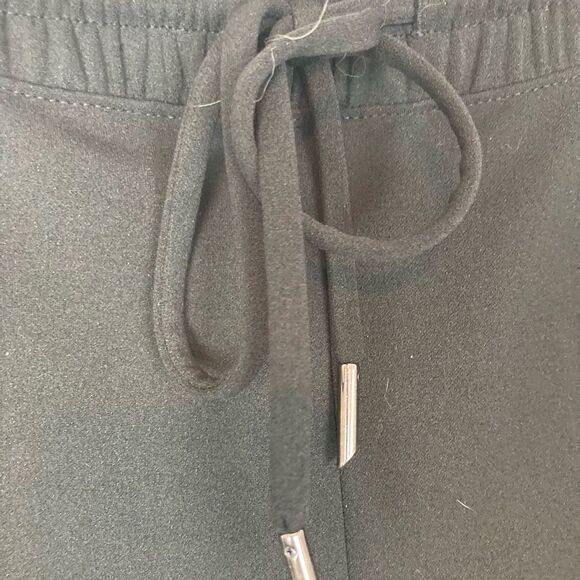 WHBM tapered ankle cuffed full leg crepe w/drawstring waist & pockets - Picture 6 of 13